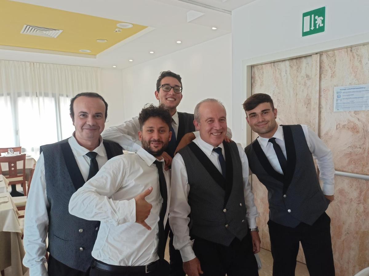 Hotel Ascot Риччоне Экстерьер фото