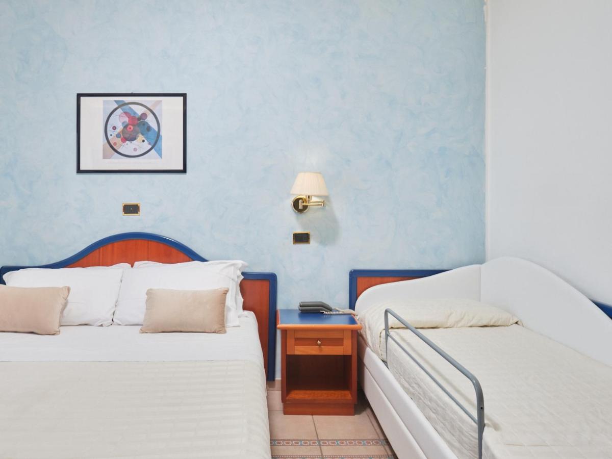 Hotel Ascot Риччоне Экстерьер фото