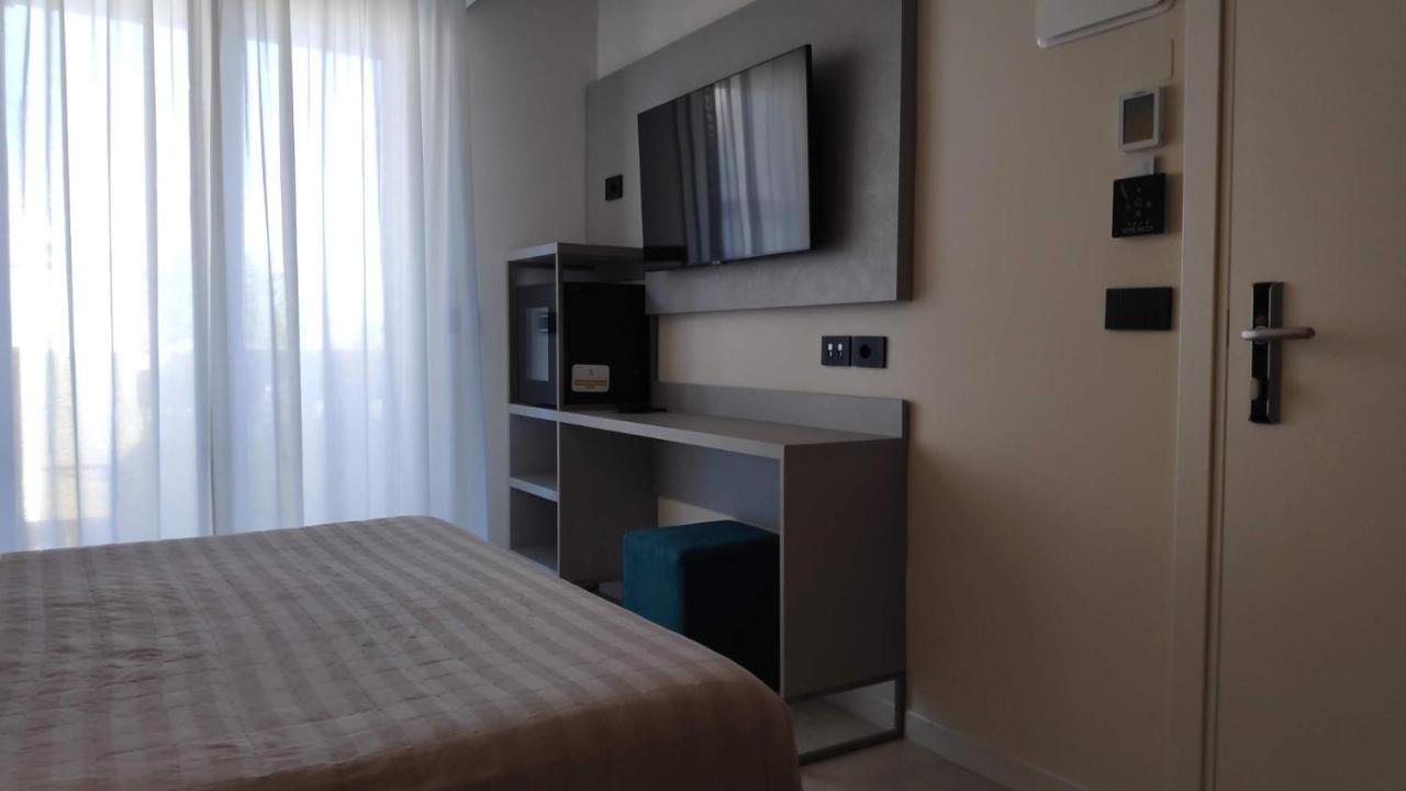 Hotel Ascot Риччоне Экстерьер фото