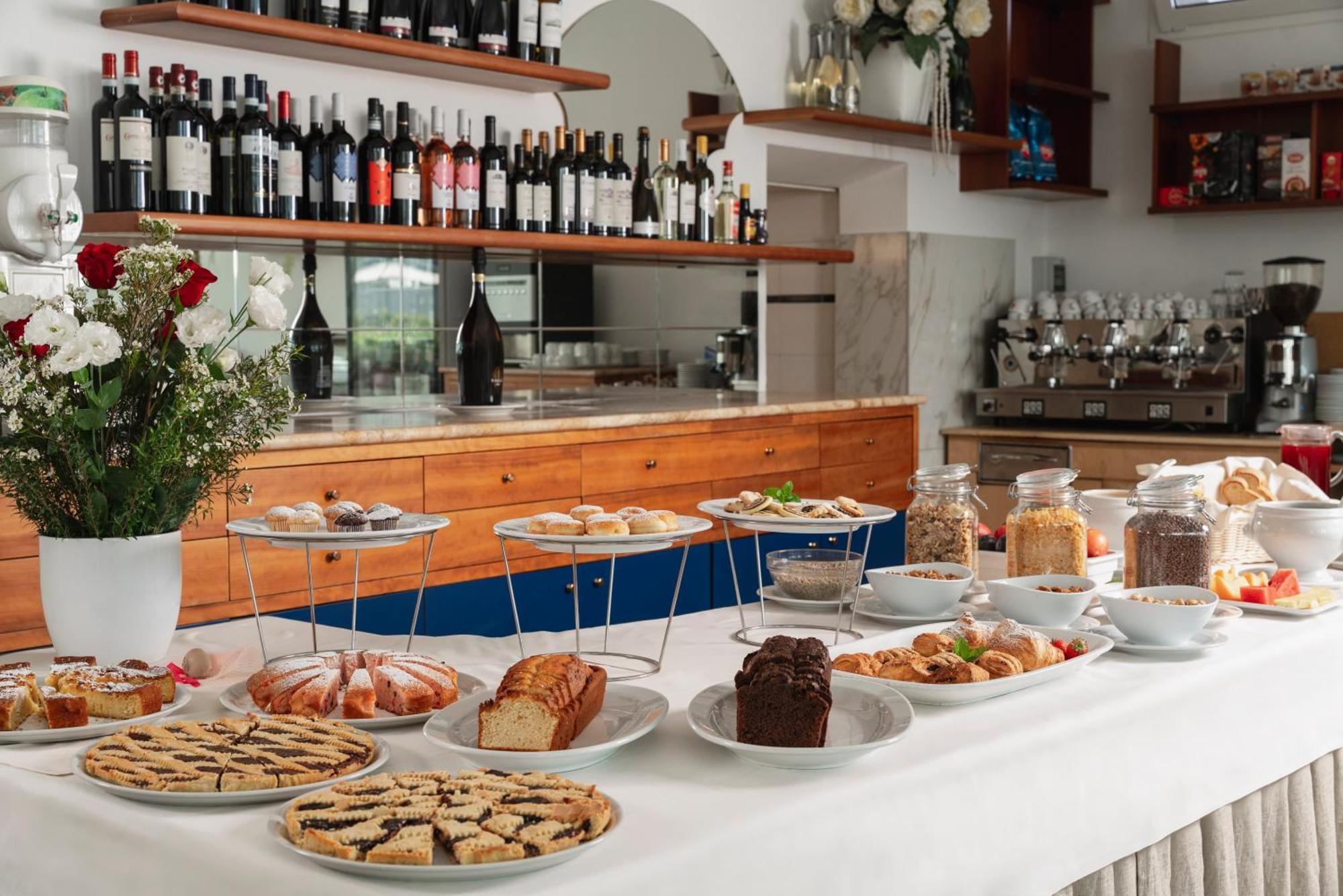 Hotel Ascot Риччоне Экстерьер фото