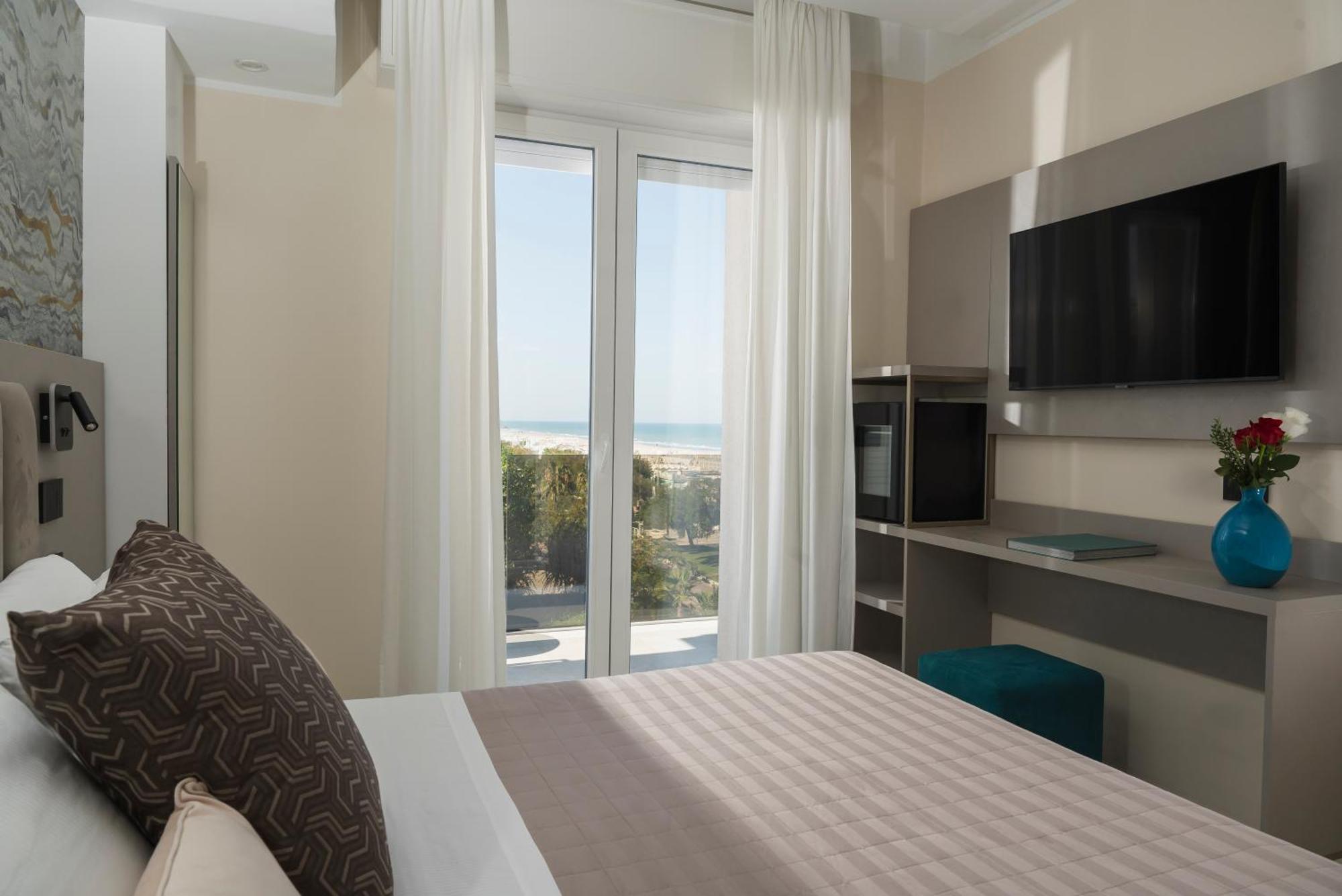 Hotel Ascot Риччоне Экстерьер фото